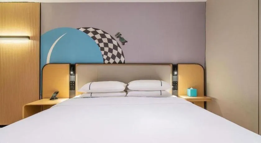 Bed in City Comfort Inn Zhanjiang Mazhang Pedestrian Street High-speed Railway West Station