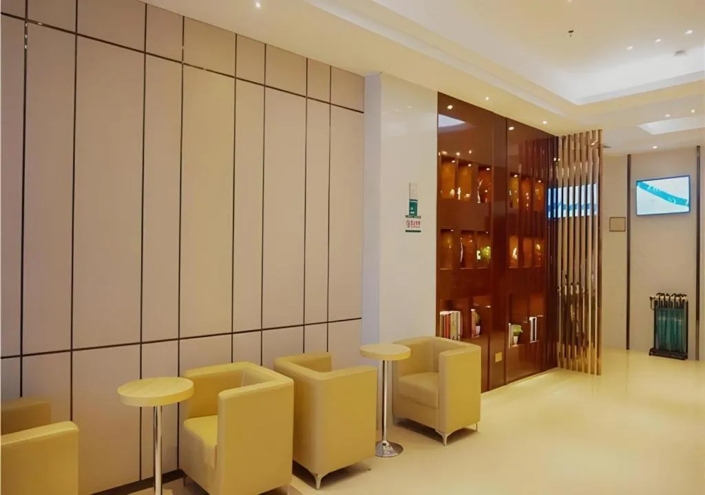 City Comfort Inn Zhanjiang Mazhang Pedestrian Street High-speed Railway West Station