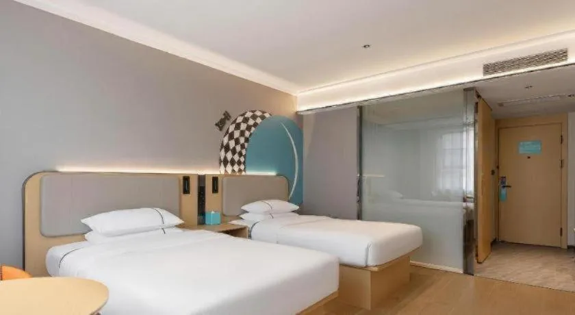 Bed in City Comfort Inn Zhanjiang Mazhang Pedestrian Street High-speed Railway West Station