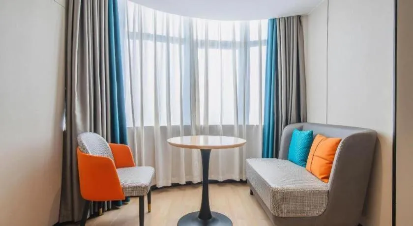 City Comfort Inn Zhanjiang Mazhang Pedestrian Street High-speed Railway West Station