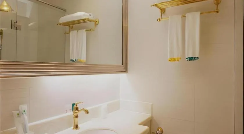 City Comfort Inn Zhanjiang Mazhang Pedestrian Street High-speed Railway West Station