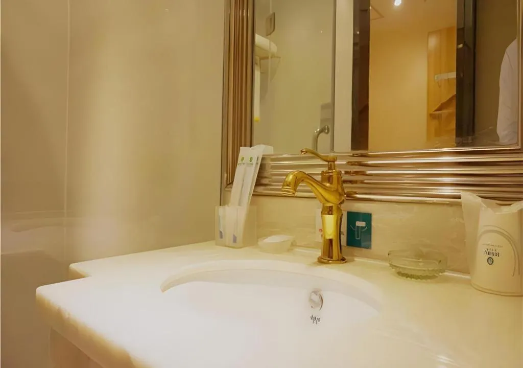 City Comfort Inn Zhanjiang Mazhang Pedestrian Street High-speed Railway West Station