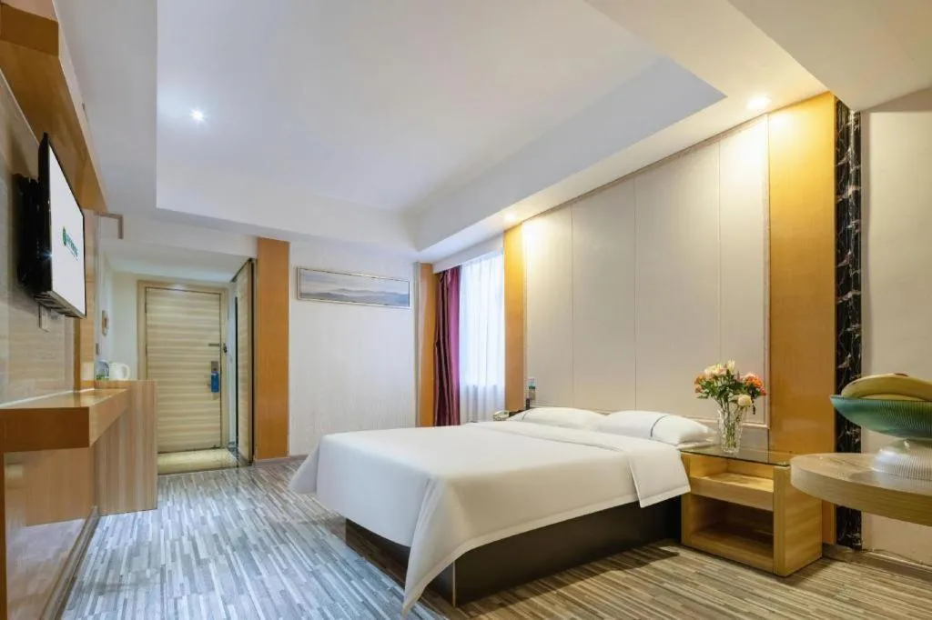 Bed in City Comfort Inn Zhanjiang Mazhang Pedestrian Street High-speed Railway West Station