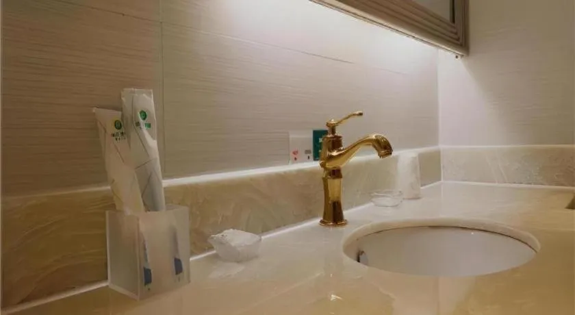 City Comfort Inn Zhanjiang Mazhang Pedestrian Street High-speed Railway West Station