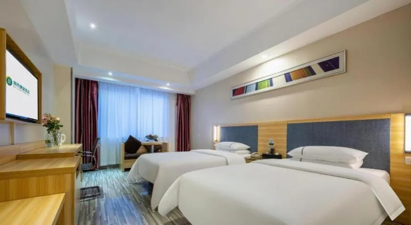 Bed in City Comfort Inn Zhanjiang Mazhang Pedestrian Street High-speed Railway West Station