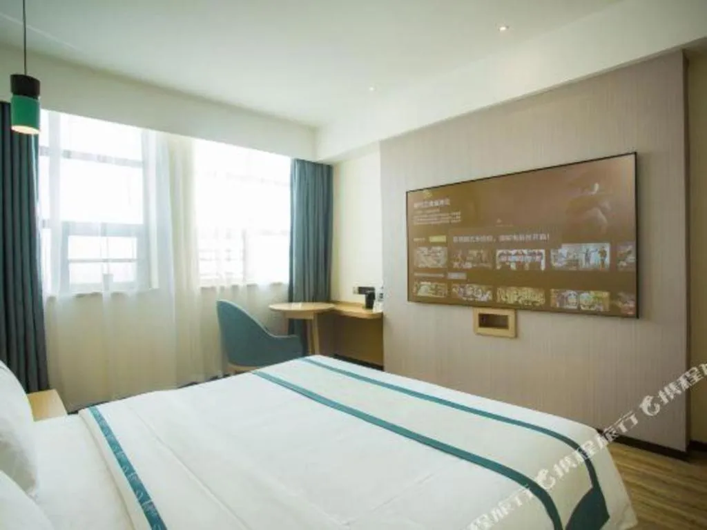 Bed in City Comfort Inn Chibi Walking Street