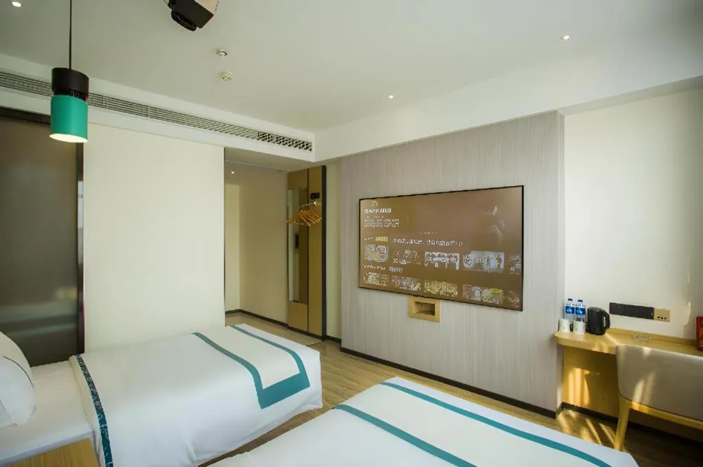 Bed in City Comfort Inn Chibi Walking Street