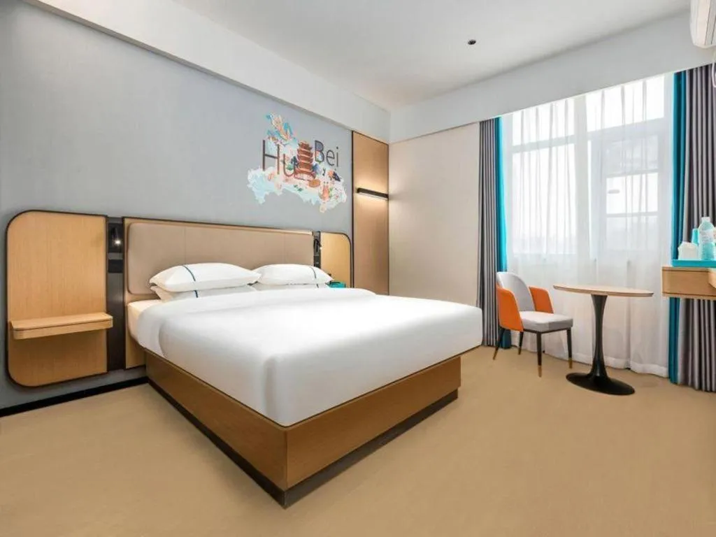 Bed in City Comfort Inn Wuhan International Expo Center Qianjin Village Metro Station