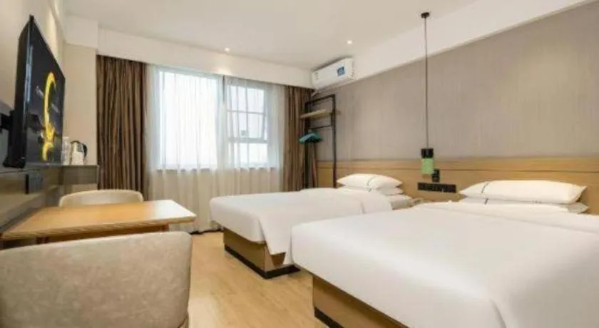 Bed in City Comfort Inn Wuzhou Municipal Government Vocational College