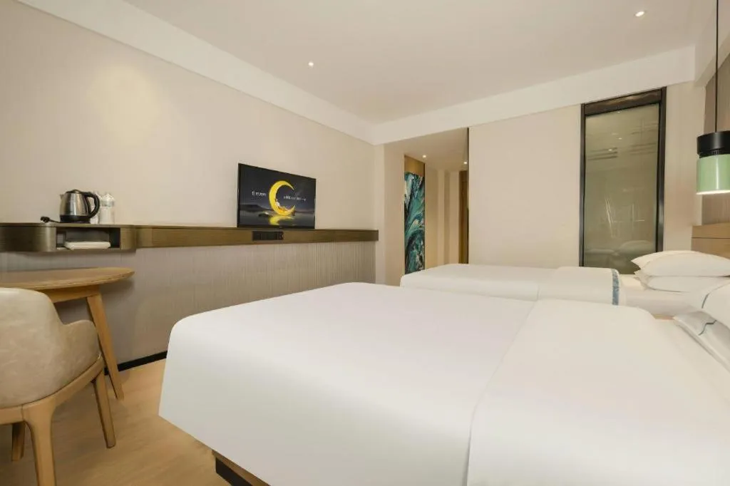 Bed in City Comfort Inn Wuzhou Municipal Government Vocational College