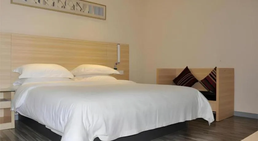 Bed in City Comfort Inn Changsha West Station Lugu Meixi Lake East Branch