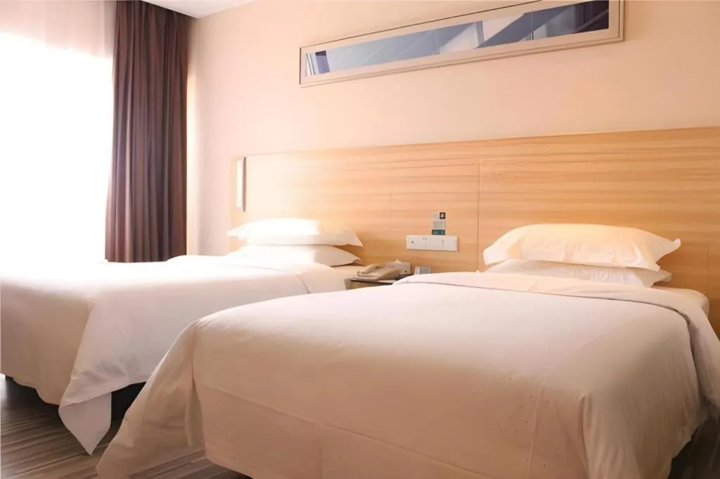 Bed in City Comfort Inn Changsha West Station Lugu Meixi Lake East Branch
