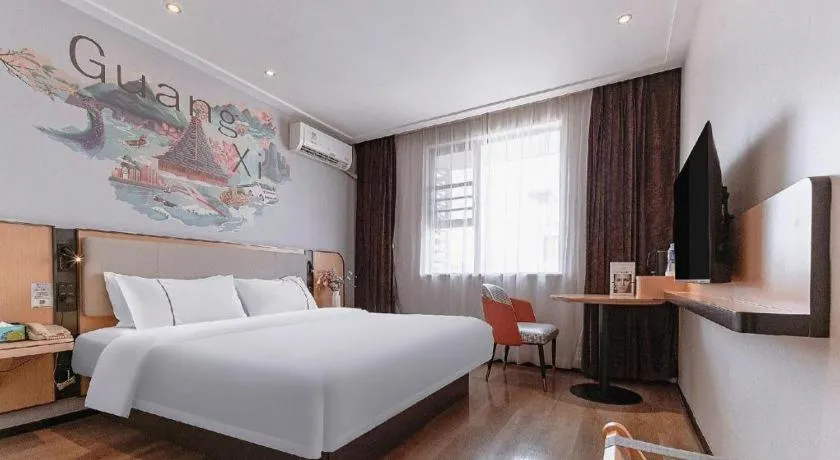 Bed in City Comfort Inn Liuzhou High-speed Railway Station