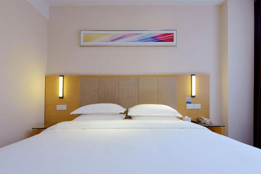 Bed in City Comfort Inn Tongren High-speed Railway Station