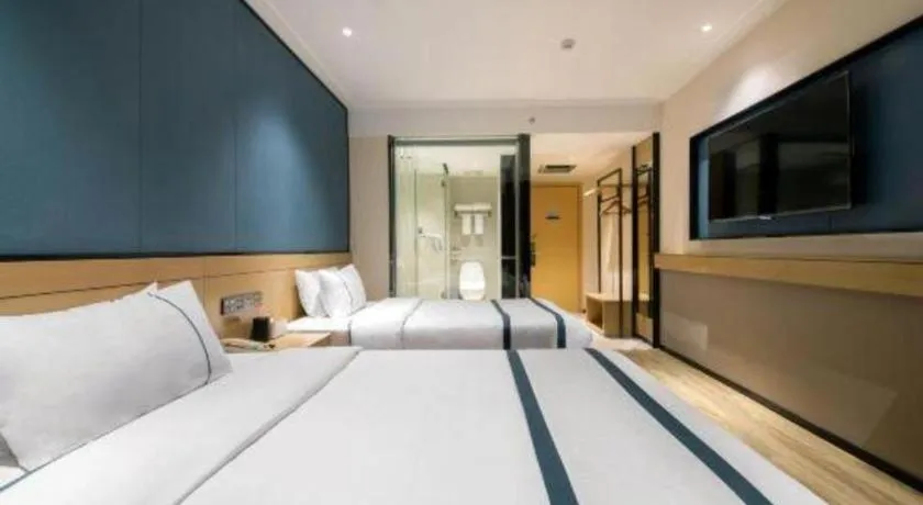 Bed in City Comfort Inn Guilin Two Rivers and Four Lakes Sun and Moon Shuangta