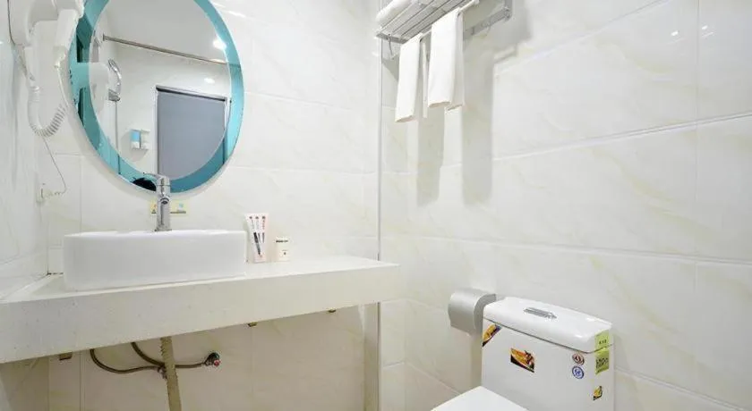 JTour Inn Wuchang Zhongnan University of Economics and Law