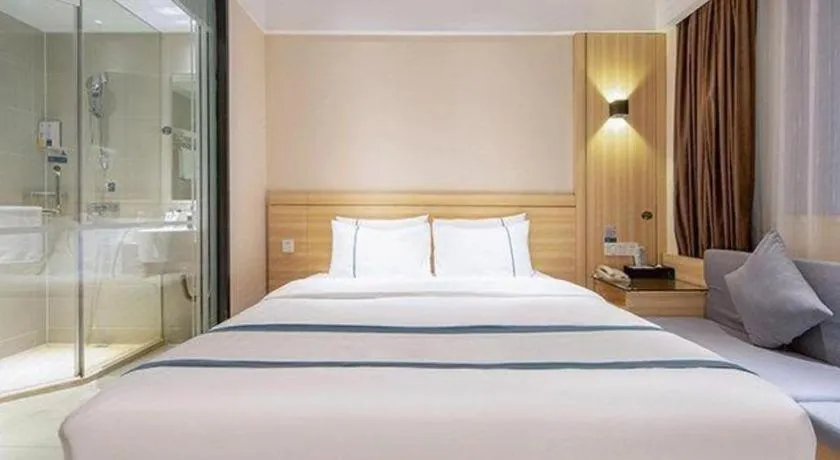 Bed in City Comfort Inn Liuzhou Wuxing Walking Street