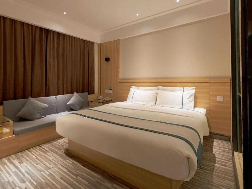 Bed in City Comfort Inn Liuzhou Wuxing Walking Street