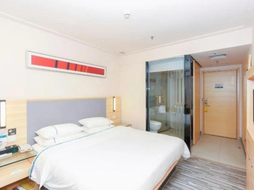 Bed in City Comfort Inn Zhuhai University Town Tangjiawan Plaza