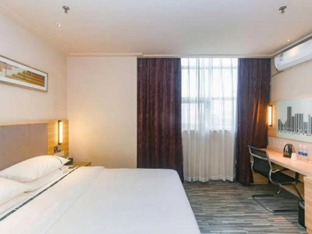 Bed in City Comfort Inn Zhuhai University Town Tangjiawan Plaza