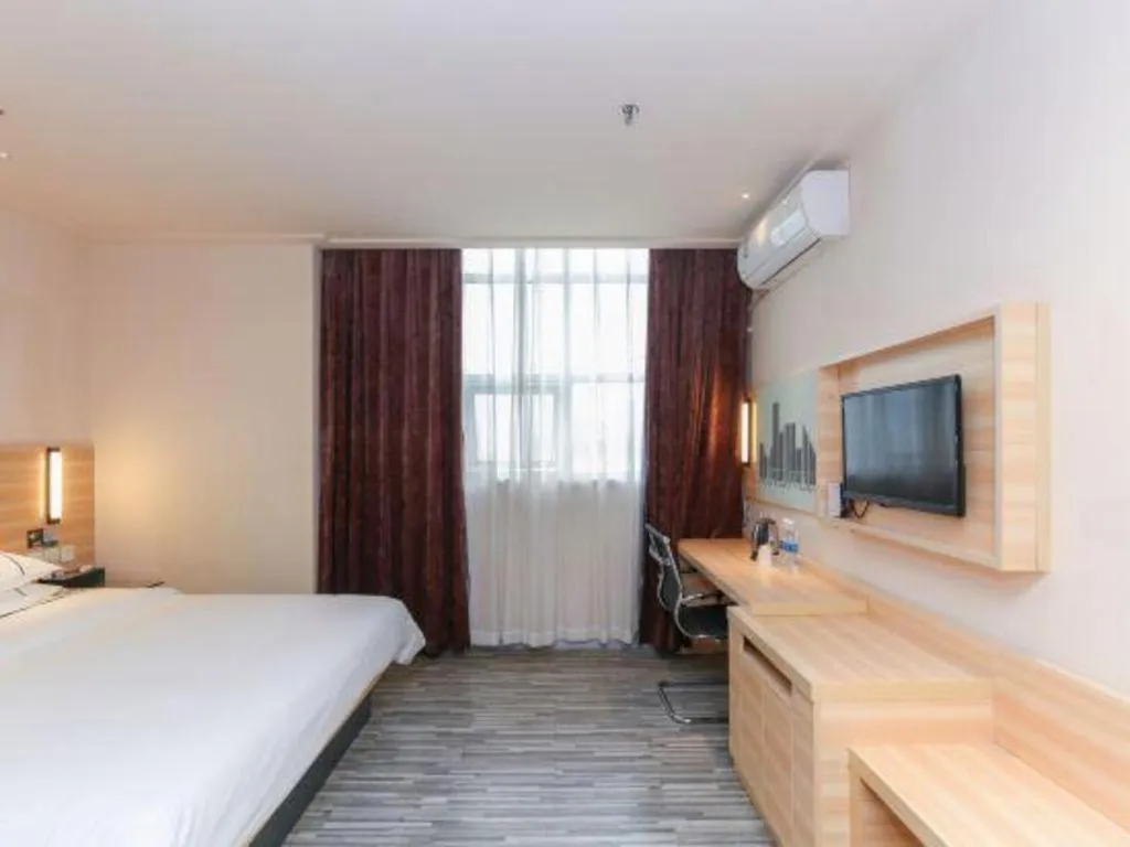 Bed in City Comfort Inn Zhuhai University Town Tangjiawan Plaza