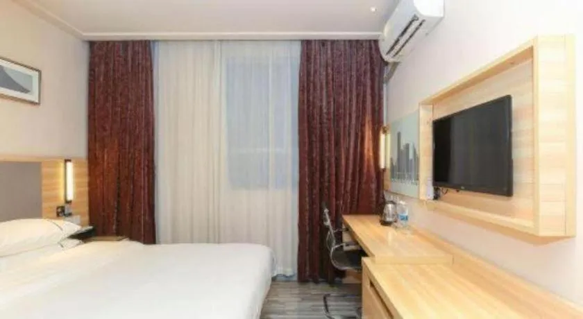 Bed in City Comfort Inn Zhuhai University Town Tangjiawan Plaza