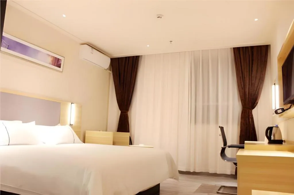 Bed in City Comfort Inn Zhuhai University Town Tangjiawan Plaza