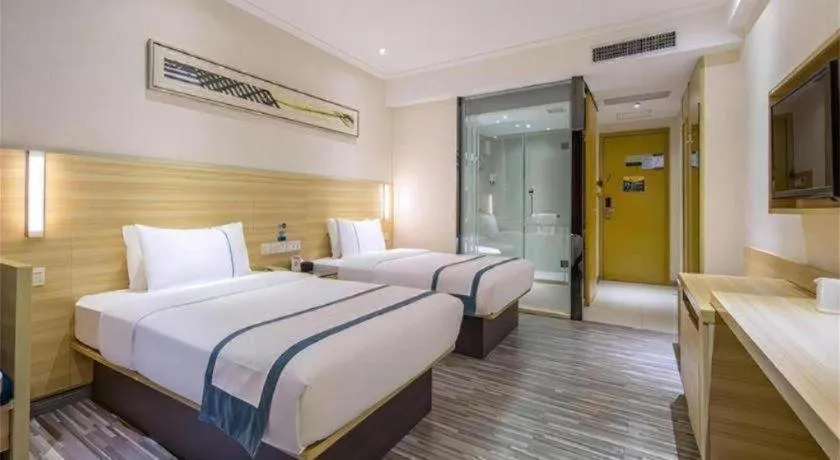 Bed in City Comfort Inn Zhuhai University Town Tangjiawan Plaza