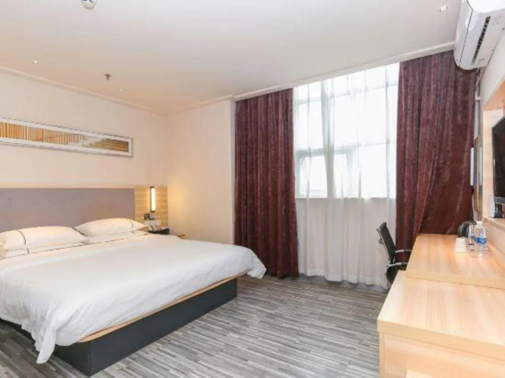 Bed in City Comfort Inn Zhuhai University Town Tangjiawan Plaza