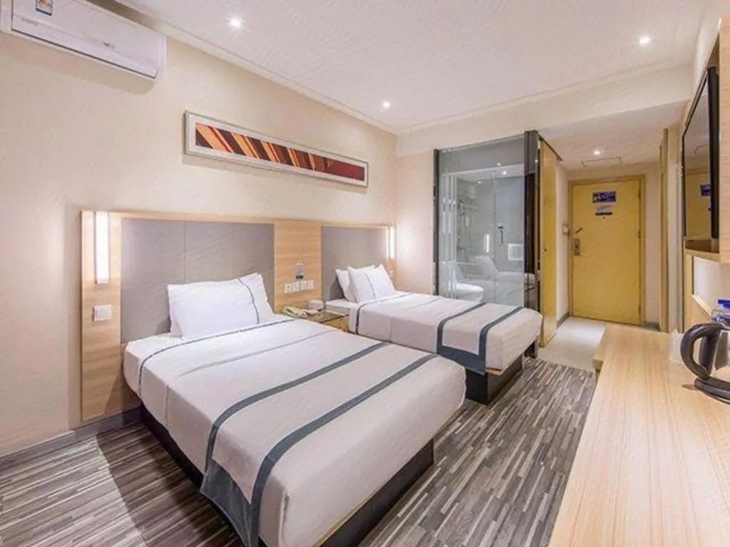 Bed in City Comfort Inn Wuzhou Bus Station