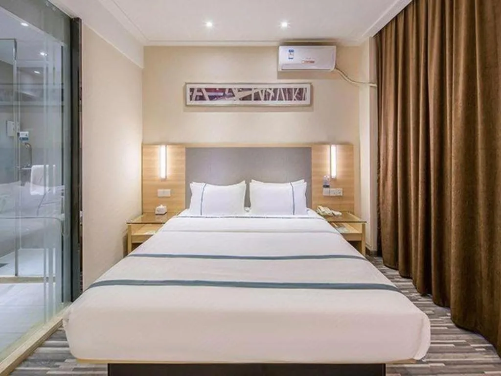 Bed in City Comfort Inn Wuzhou Bus Station