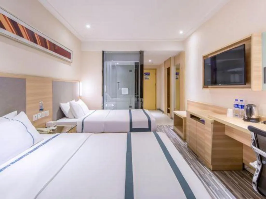 Bed in City Comfort Inn Wuzhou Bus Station