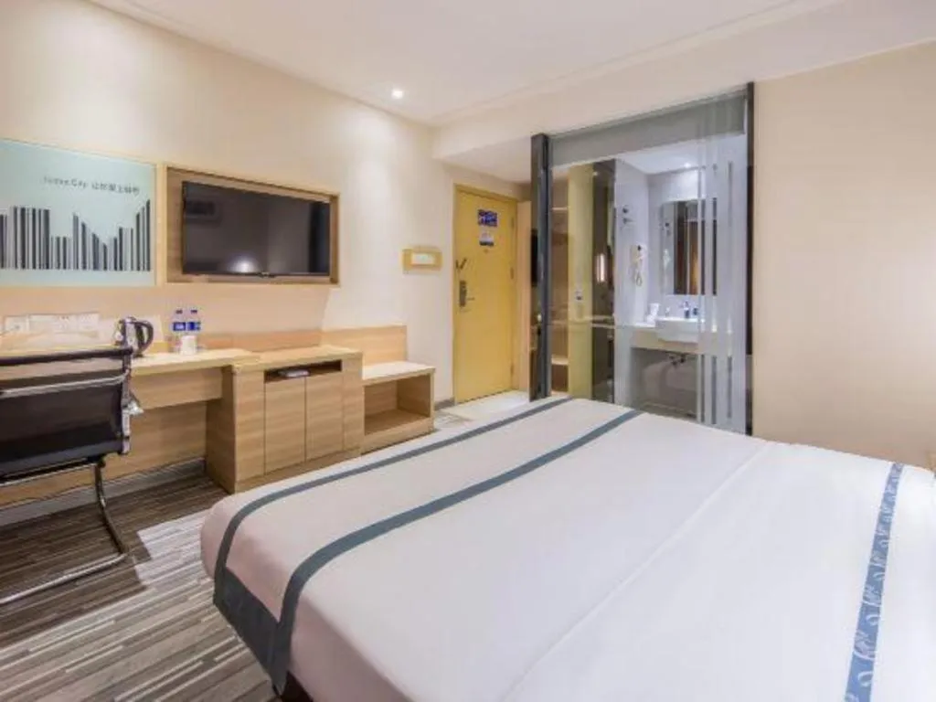 Bed in City Comfort Inn Wuzhou Bus Station