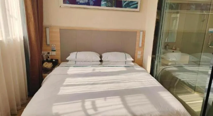 Bed in City Comfort Inn Wuzhou Bus Station