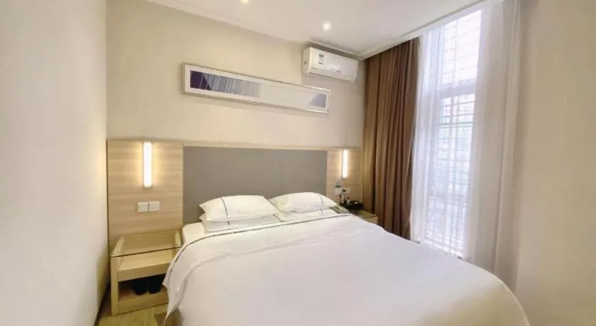 Bed in City Comfort Inn Wuzhou Bus Station