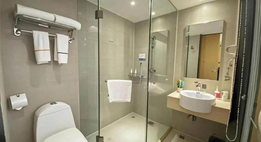 City Comfort Inn Wuzhou Bus Station