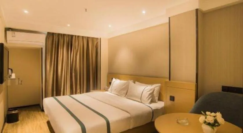 Bed in City Comfort Inn Liuzhou Wuxing Walking Street Zhonghuan Tower