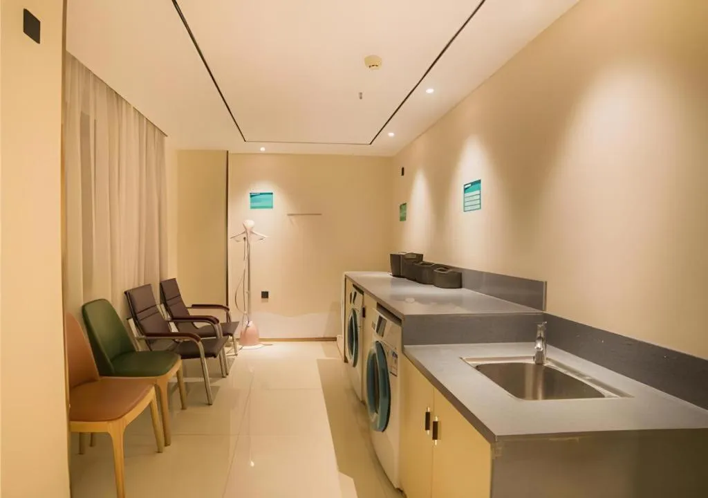 City Comfort Inn Liuzhou Wuxing Walking Street Zhonghuan Tower