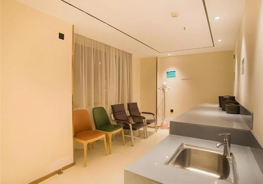 City Comfort Inn Liuzhou Wuxing Walking Street Zhonghuan Tower