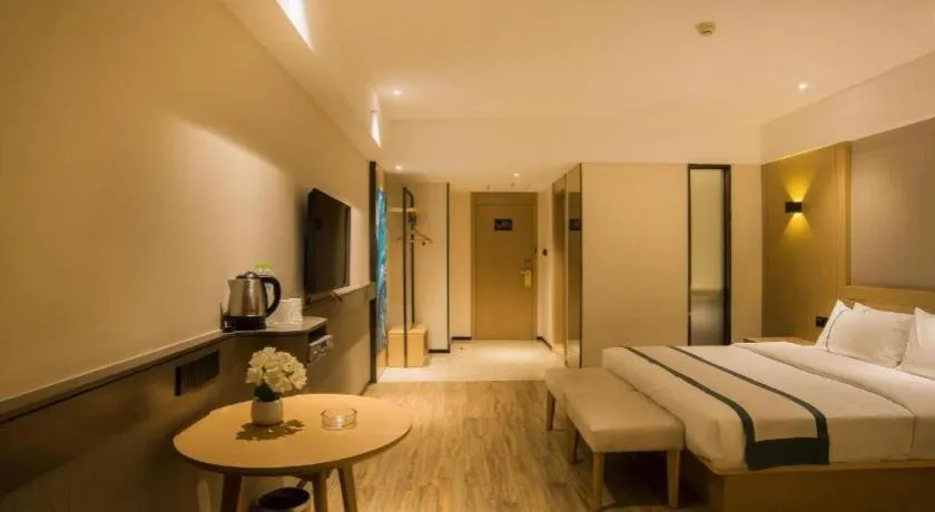 Bed in City Comfort Inn Liuzhou Wuxing Walking Street Zhonghuan Tower