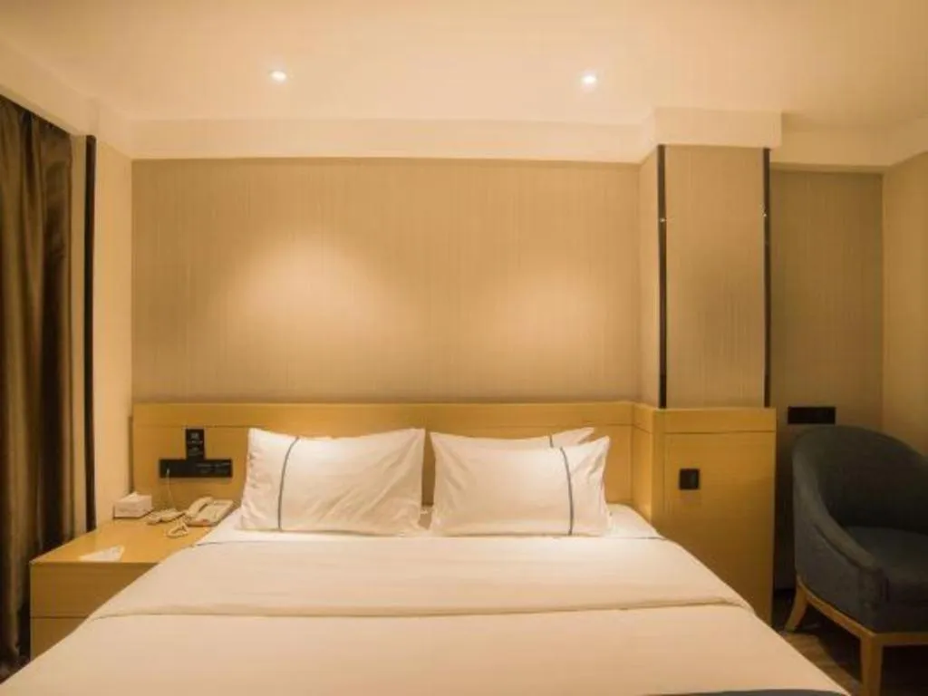 Bed in City Comfort Inn Liuzhou Wuxing Walking Street Zhonghuan Tower