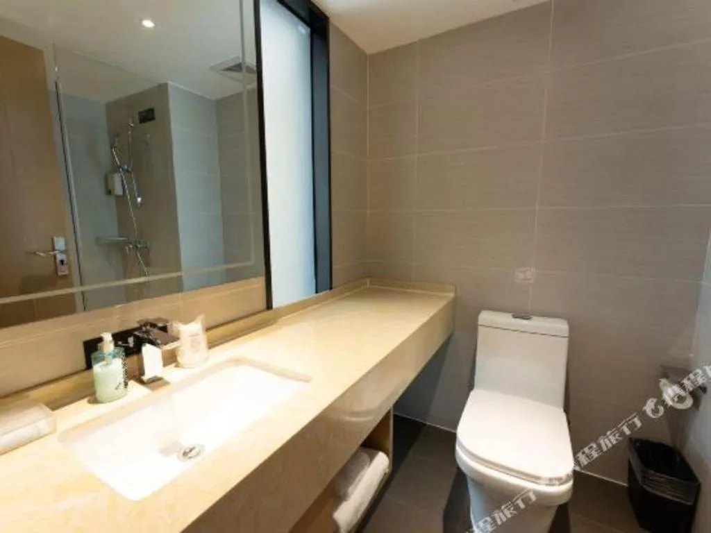 City Comfort Inn Liuzhou Wuxing Walking Street Zhonghuan Tower