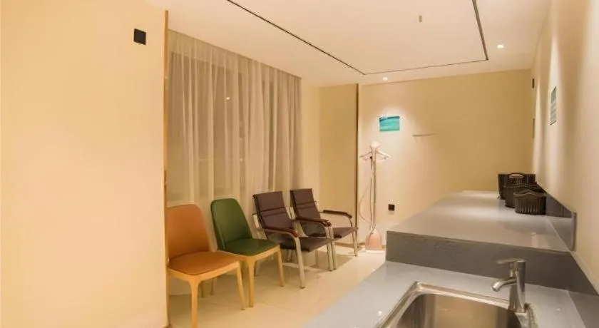 City Comfort Inn Liuzhou Wuxing Walking Street Zhonghuan Tower