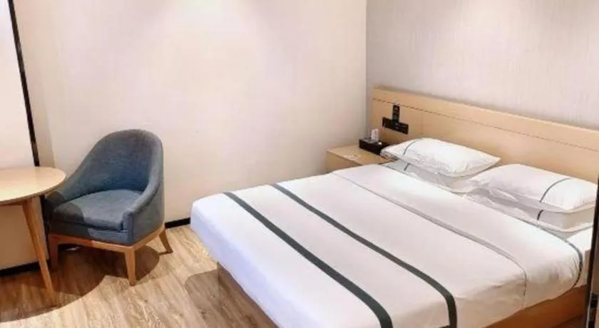 Bed in City Comfort Inn Liuzhou Wuxing Walking Street Zhonghuan Tower
