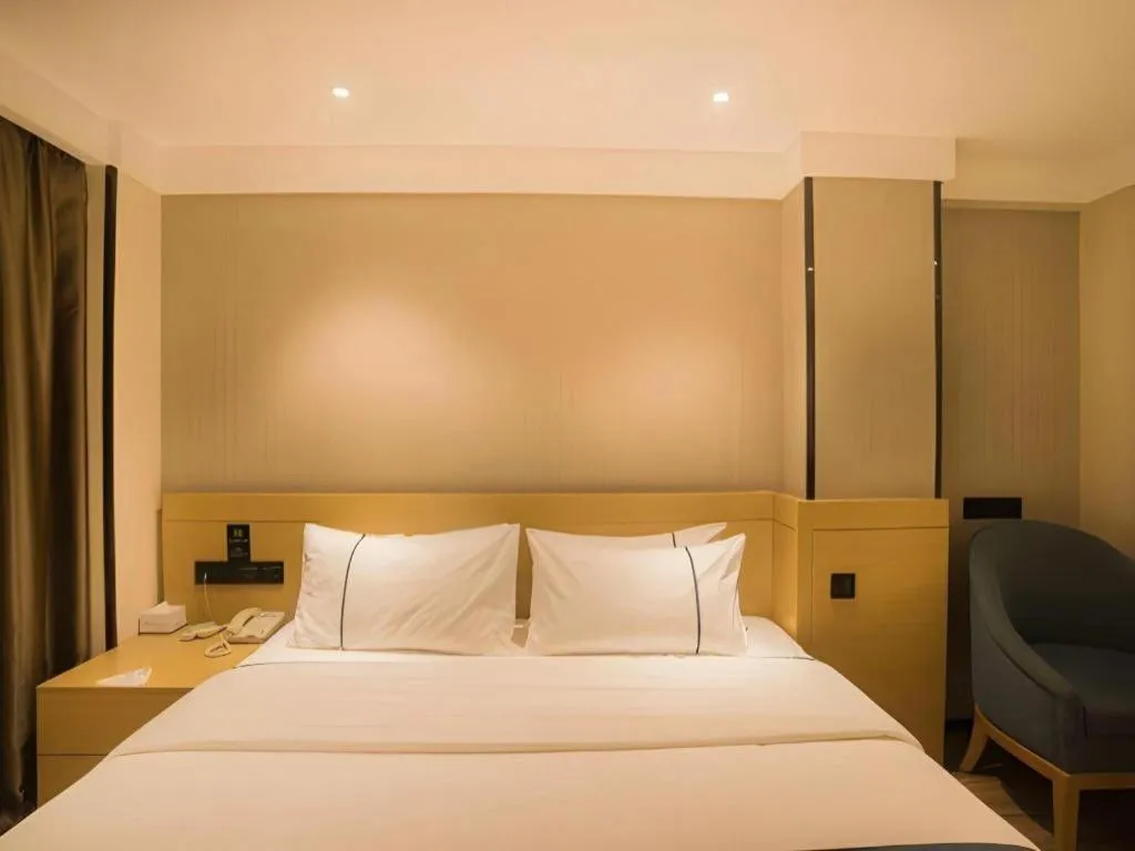 Bed in City Comfort Inn Liuzhou Wuxing Walking Street Zhonghuan Tower