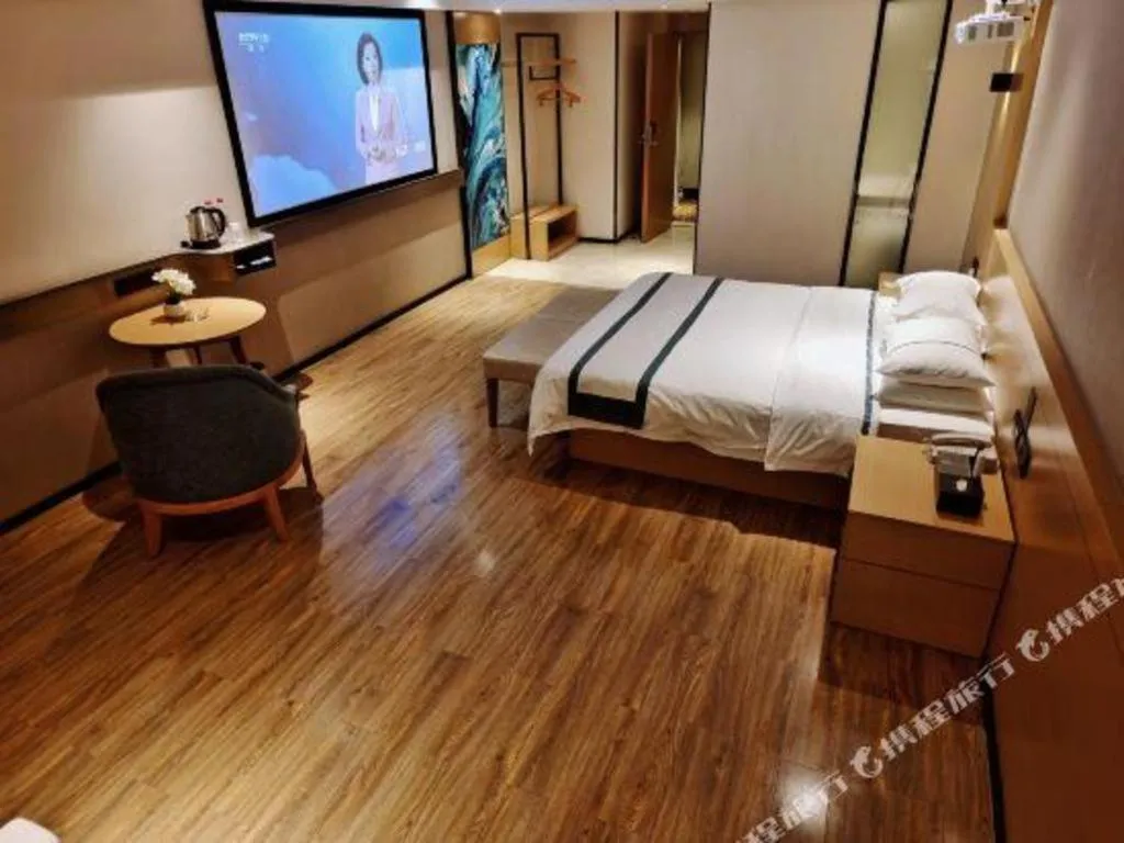 Bed in City Comfort Inn Liuzhou Wuxing Walking Street Zhonghuan Tower