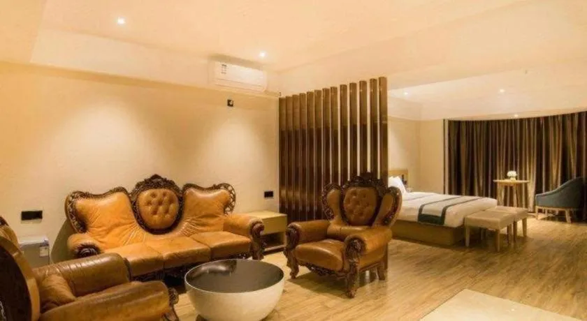 Bed in City Comfort Inn Liuzhou Wuxing Walking Street Zhonghuan Tower