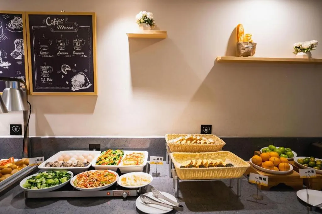 City Comfort Inn Liuzhou Wuxing Walking Street Zhonghuan Tower