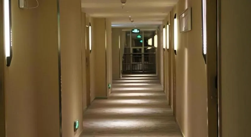 City Comfort Inn Baise Jingxi Caifu Plaza