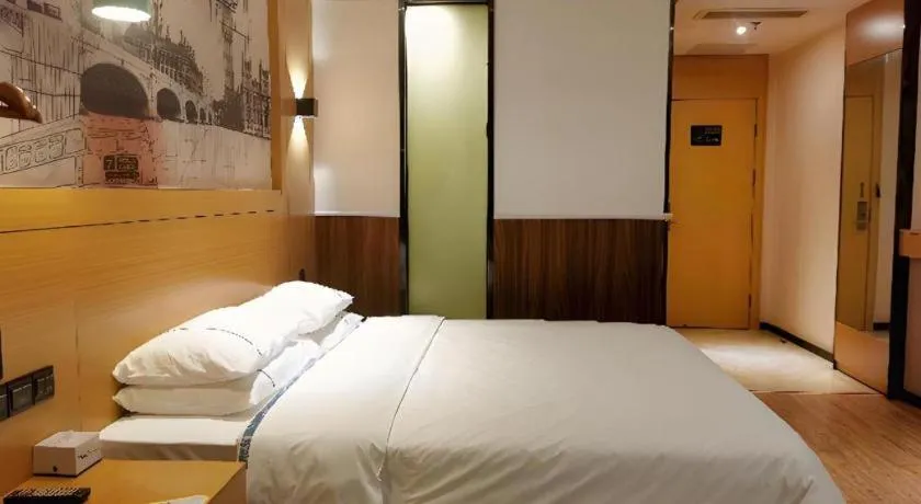 Bed in City Comfort Inn Xiaogan Xiaochang Bus Passenger Station